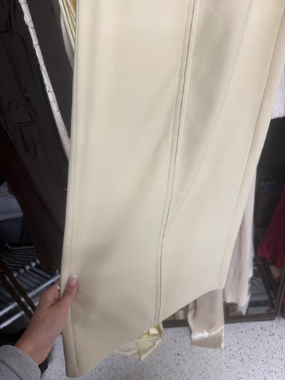 SELLING MIA- HOUSE OF CB