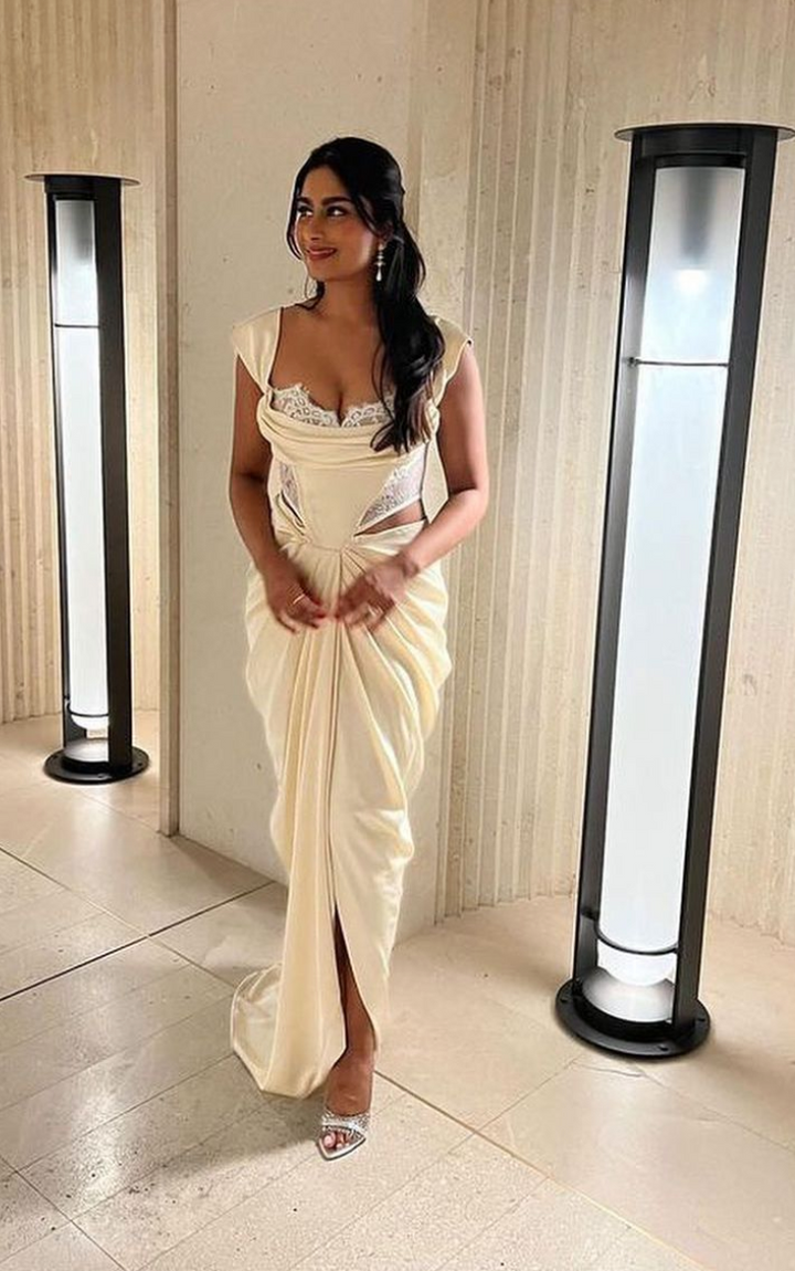Umbrielle Pearl White Lace Satin Corset Off Shoulder Gown Umbrielle Pearl White Lace Satin Corset Off Shoulder Gown