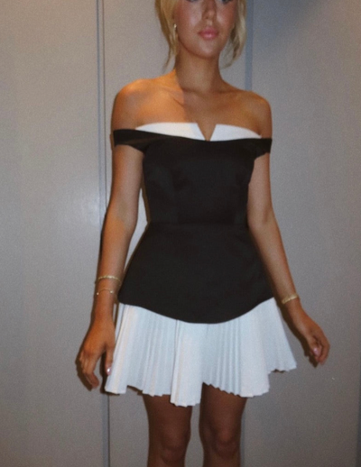 SELLING exclusive muse- odd muse